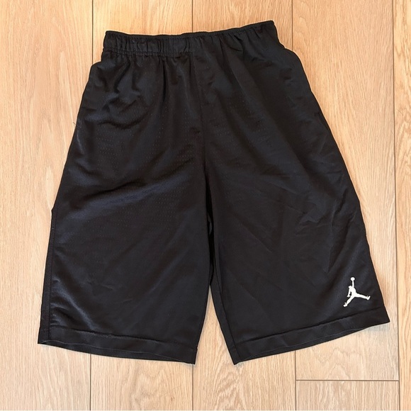 Jordan Black Basketball Shorts Youth Size XL 13-15yrs - Picture 1 of 4